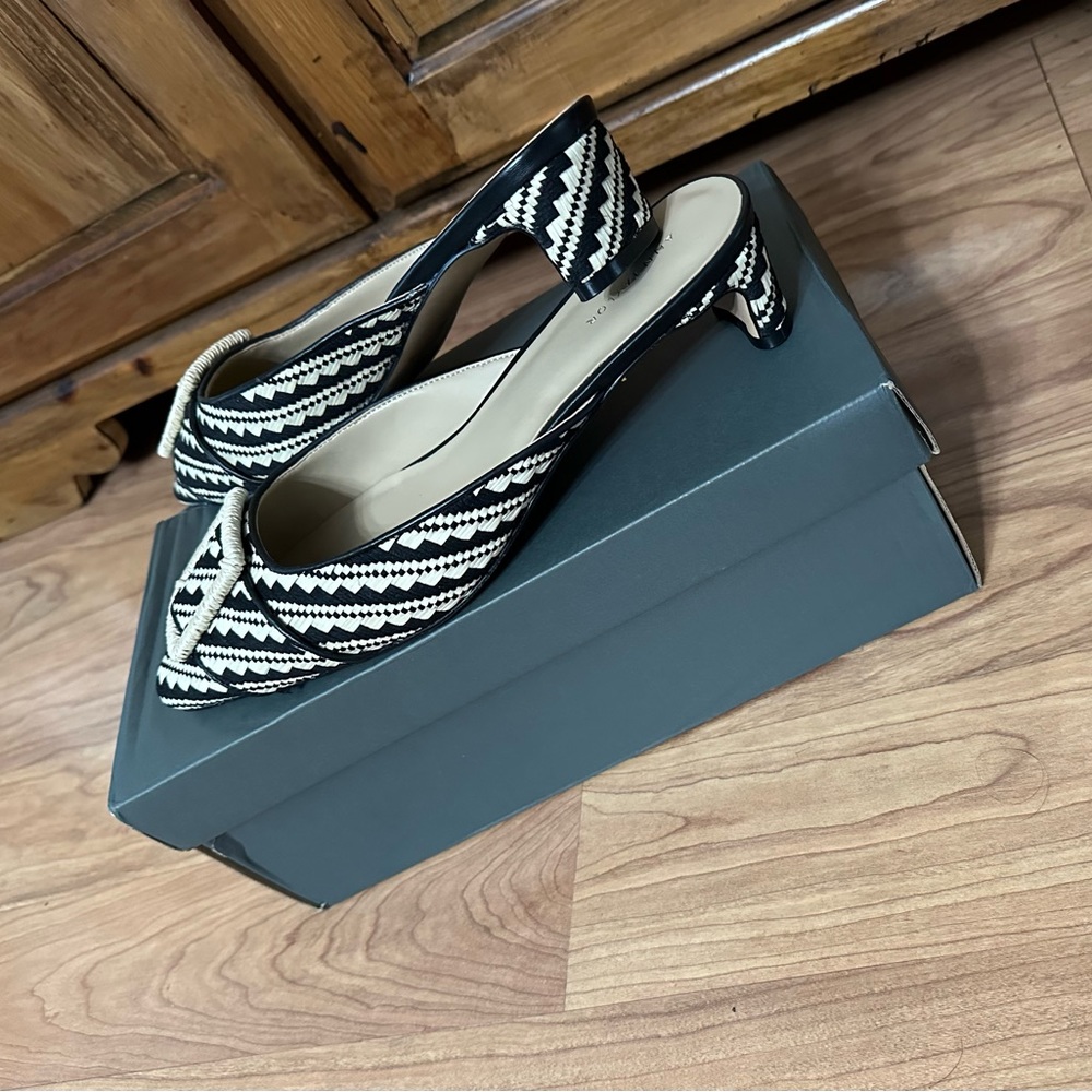 Ann Taylor Woven Straw Buckle Flats 8 - Picture 3 of 3